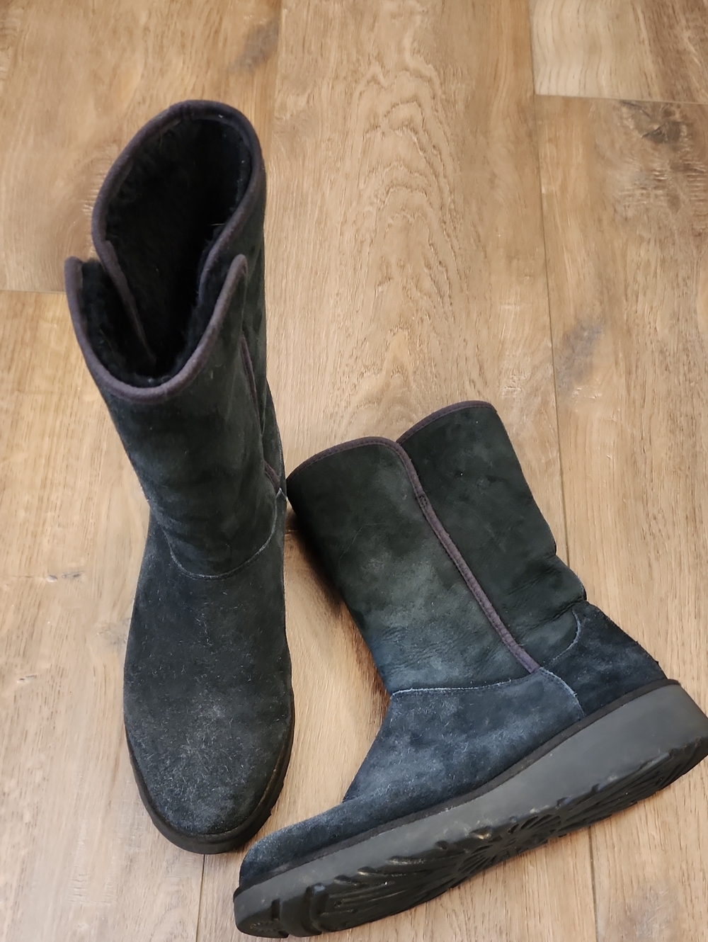 UGG Amie Slim Wedge Suede & Shearling Boots Black Mid Calf 1013428 size 9.5